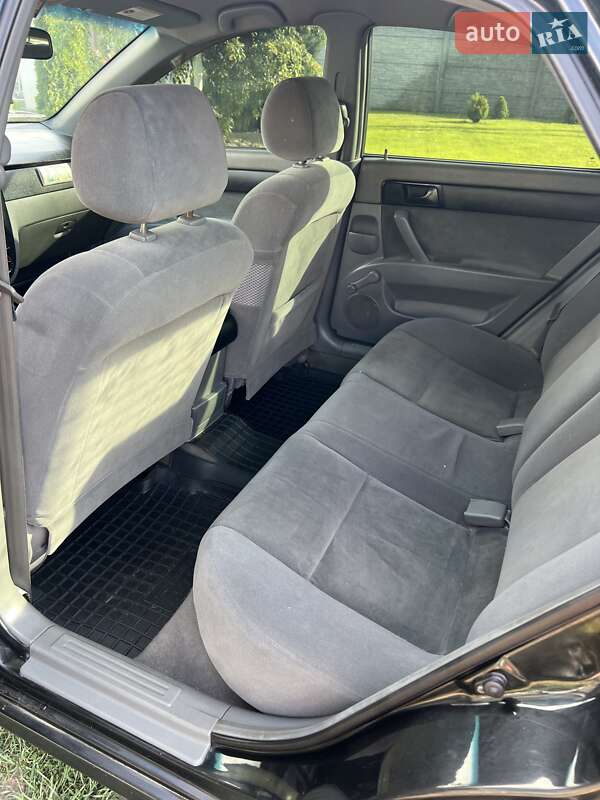 Седан Chevrolet Lacetti 2006 в Дніпрі