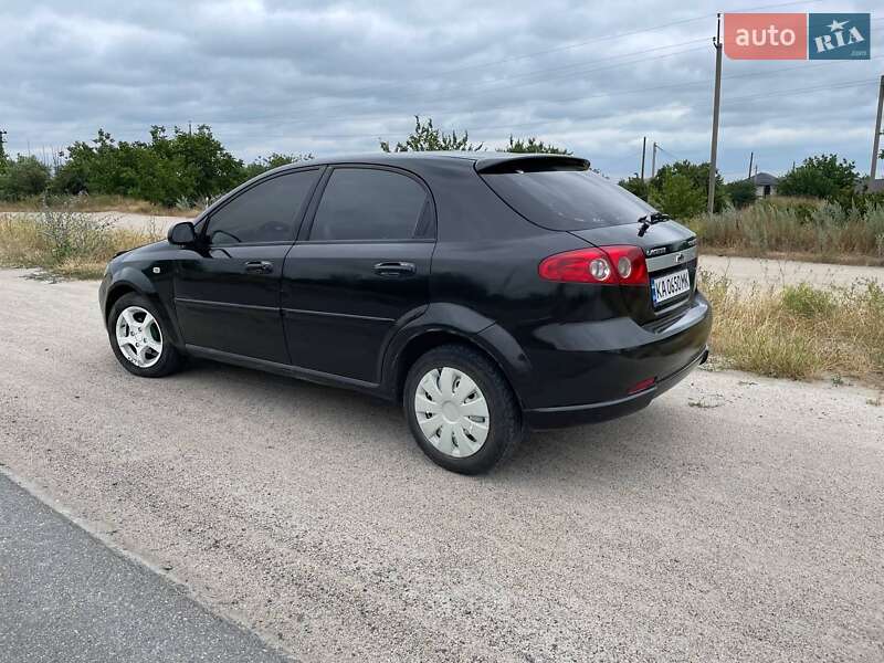 Хэтчбек Chevrolet Lacetti 2005 в Малой Виске