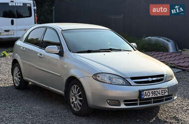 Хэтчбек Chevrolet Lacetti 2006 в Ужгороде