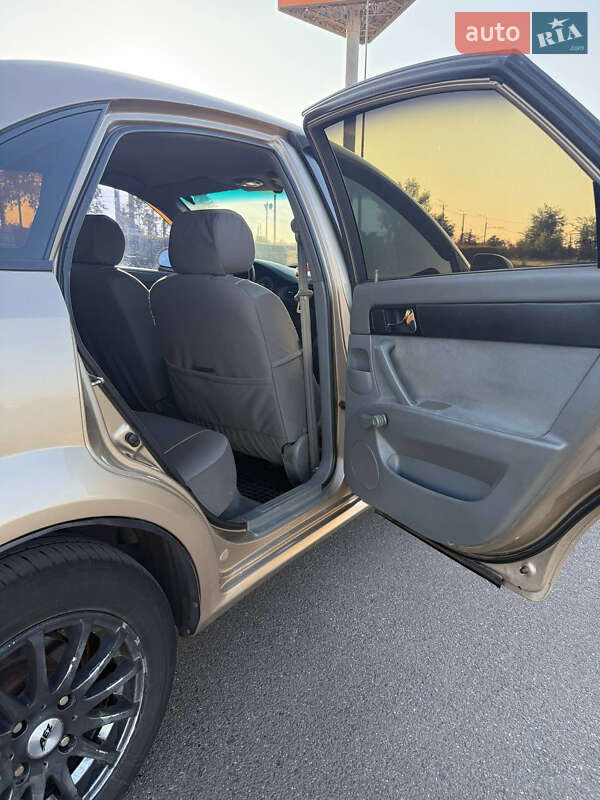 Седан Chevrolet Lacetti 2005 в Кривому Розі