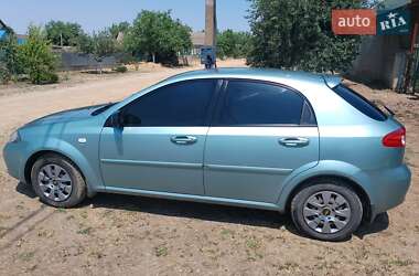 Хетчбек Chevrolet Lacetti 2008 в Сараті