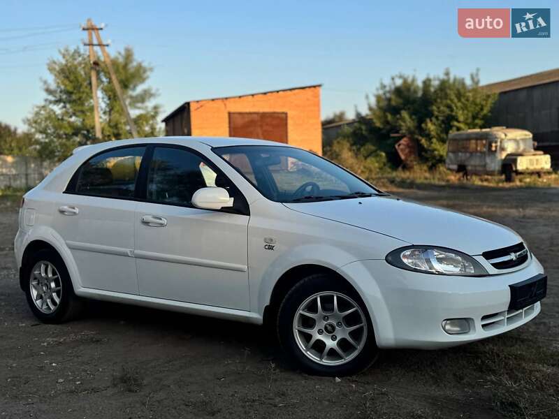 Хэтчбек Chevrolet Lacetti 2009 в Ахтырке