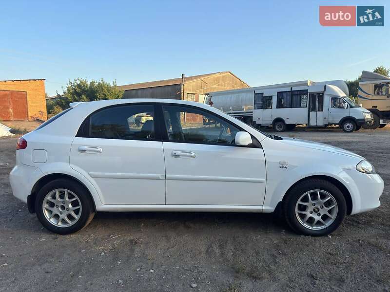 Хэтчбек Chevrolet Lacetti 2009 в Ахтырке