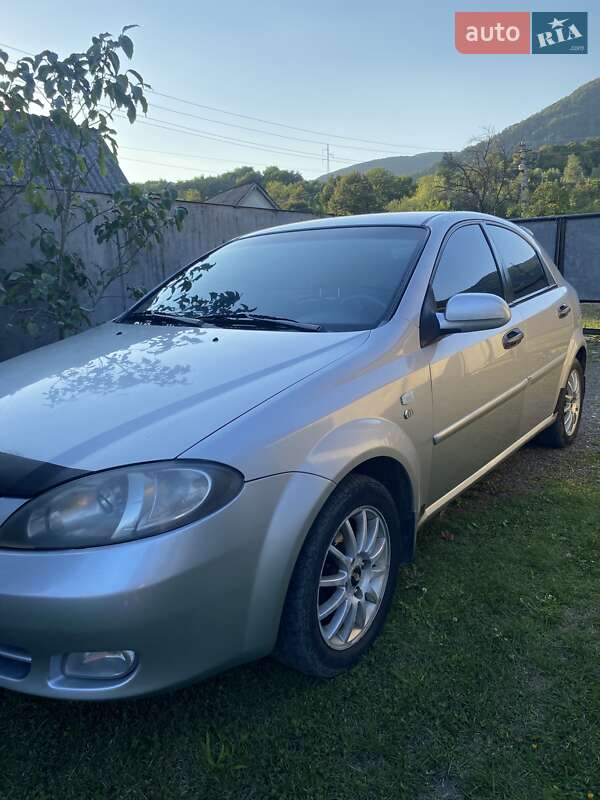 Хэтчбек Chevrolet Lacetti 2005 в Хусте фото 2 Хэтчбек Chevrolet Lacetti 2005 в Хусте