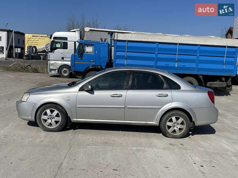 Седан Chevrolet Lacetti 2004 в Солотвині