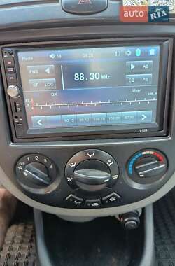 Хэтчбек Chevrolet Lacetti 2006 в 