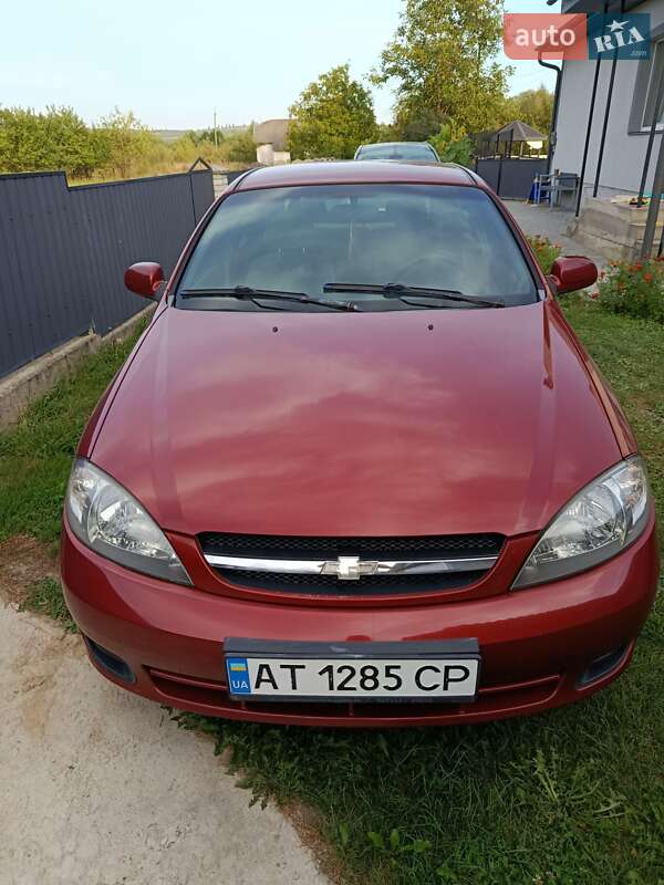 Хэтчбек Chevrolet Lacetti 2006 в 