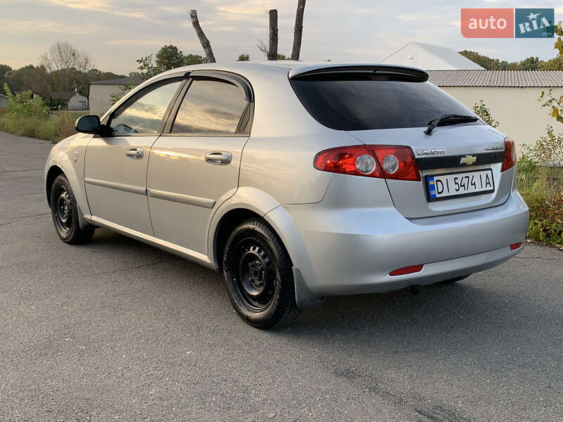 Хэтчбек Chevrolet Lacetti 2007 в 