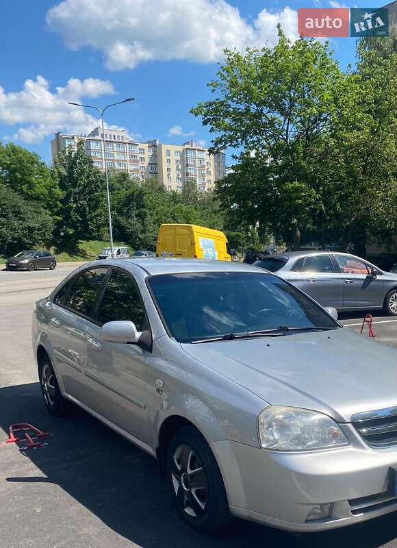 Седан Chevrolet Lacetti 2006 в Чернівцях