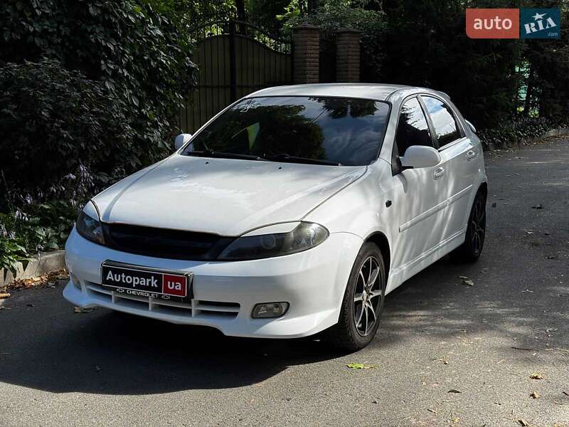 Хэтчбек Chevrolet Lacetti 2008 в Киеве фото Хэтчбек Chevrolet Lacetti 2008 в Киеве