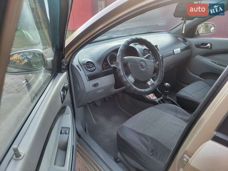 Хэтчбек Chevrolet Lacetti 2005 в Нежине