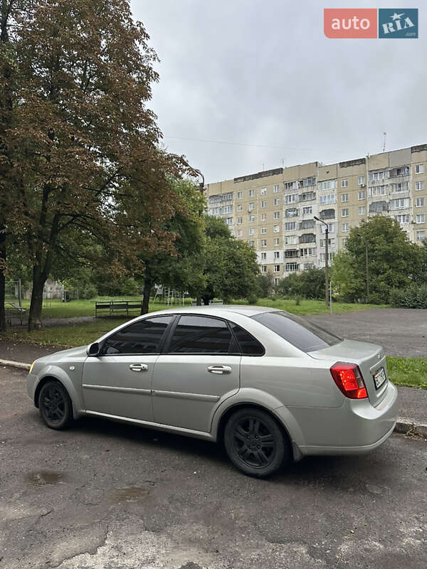 Седан Chevrolet Lacetti 2006 в Львове