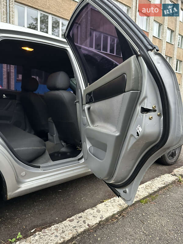 Седан Chevrolet Lacetti 2006 в Львове