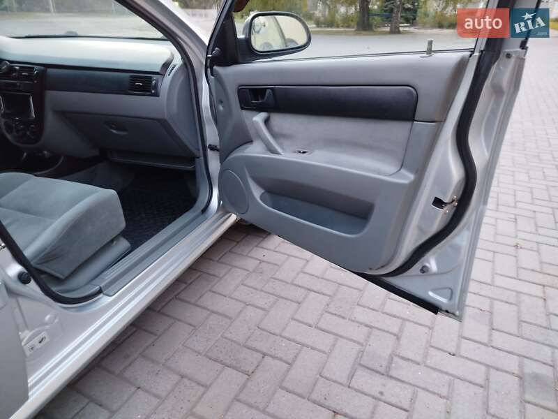 Седан Chevrolet Lacetti 2005 в Запорожье фото 19 Седан Chevrolet Lacetti 2005 в Запорожье