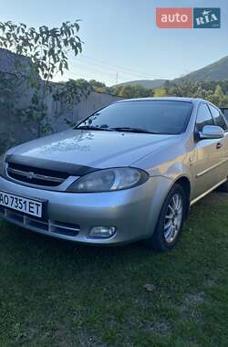 Хэтчбек Chevrolet Lacetti 2005 в Хусте