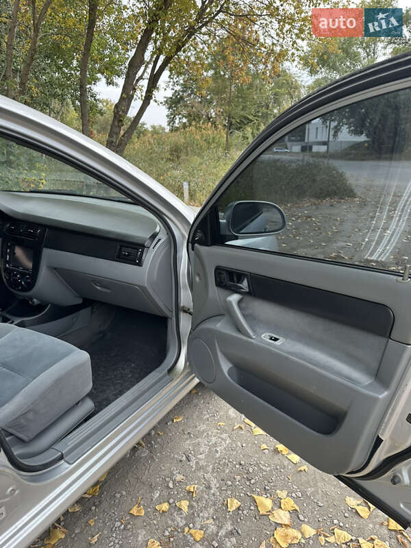 Седан Chevrolet Lacetti 2006 в Днепре