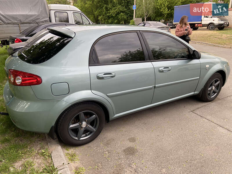 Хэтчбек Chevrolet Lacetti 2008 в Харькове
