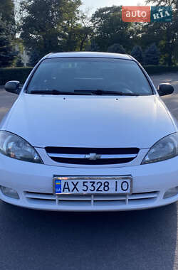 Хэтчбек Chevrolet Lacetti 2005 в  фото 6 Хэтчбек Chevrolet Lacetti 2005 в