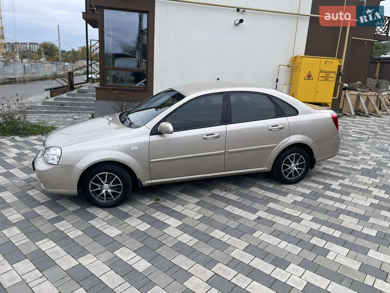 Седан Chevrolet Lacetti 2010 в Хмельницькому