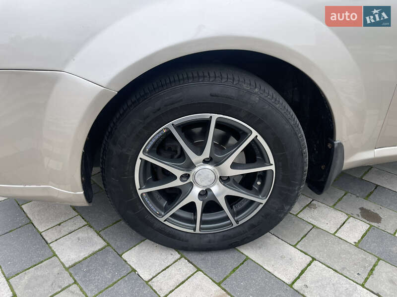 Седан Chevrolet Lacetti 2010 в Хмельницькому