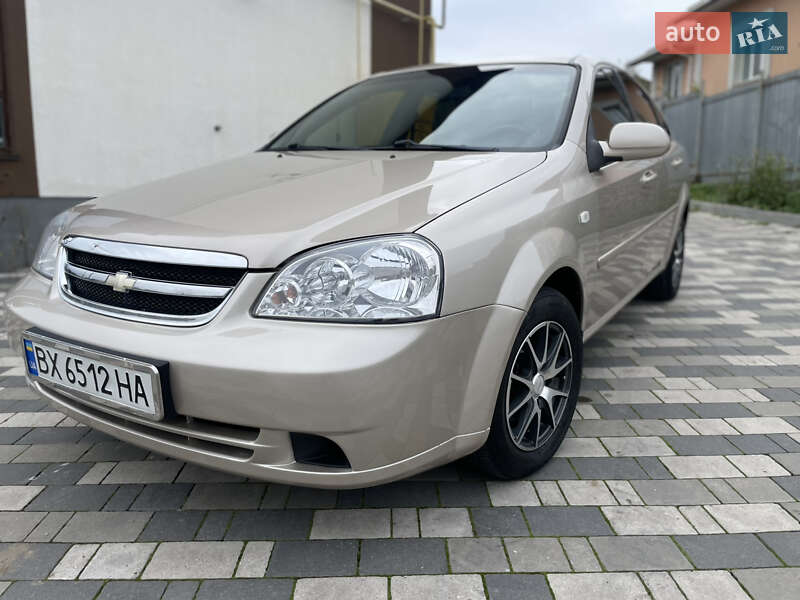 Седан Chevrolet Lacetti 2010 в Хмельницькому