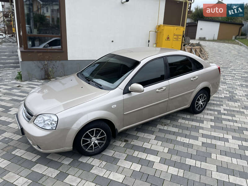 Седан Chevrolet Lacetti 2010 в Хмельницькому