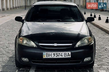 Хэтчбек Chevrolet Lacetti 2005 в  фото 2 Хэтчбек Chevrolet Lacetti 2005 в