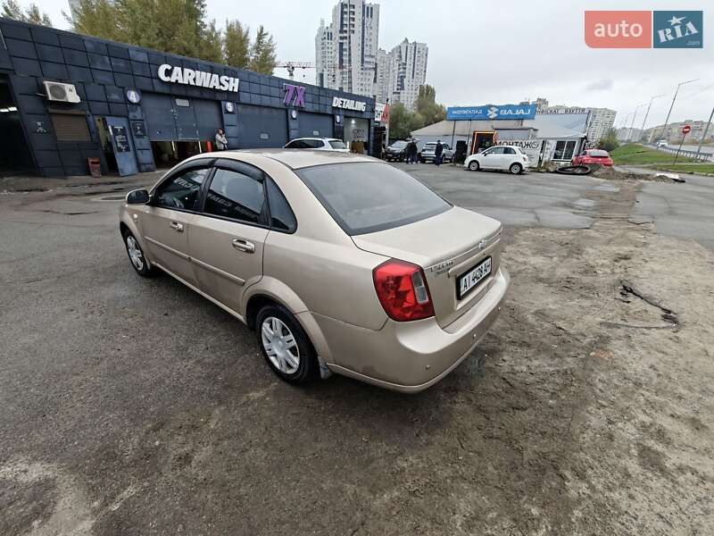Седан Chevrolet Lacetti 2005 в Києві