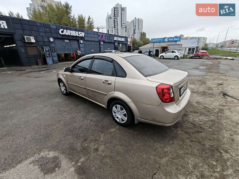 Седан Chevrolet Lacetti 2005 в Києві