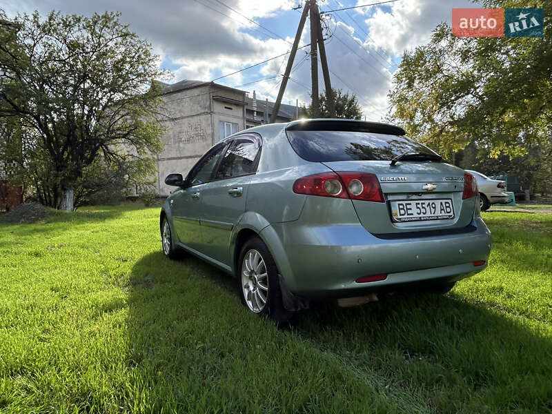 Хетчбек Chevrolet Lacetti 2006 в Миколаєві