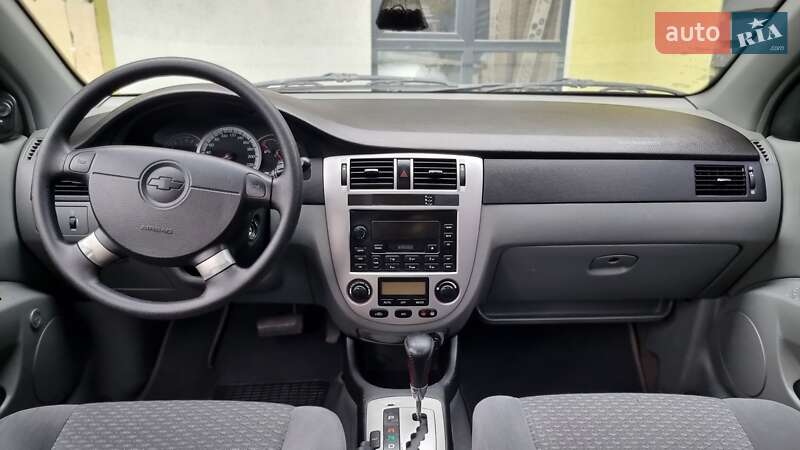 Седан Chevrolet Lacetti 2004 в Киеве