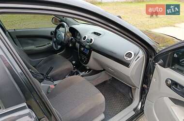 Хетчбек Chevrolet Lacetti 2005 в 
