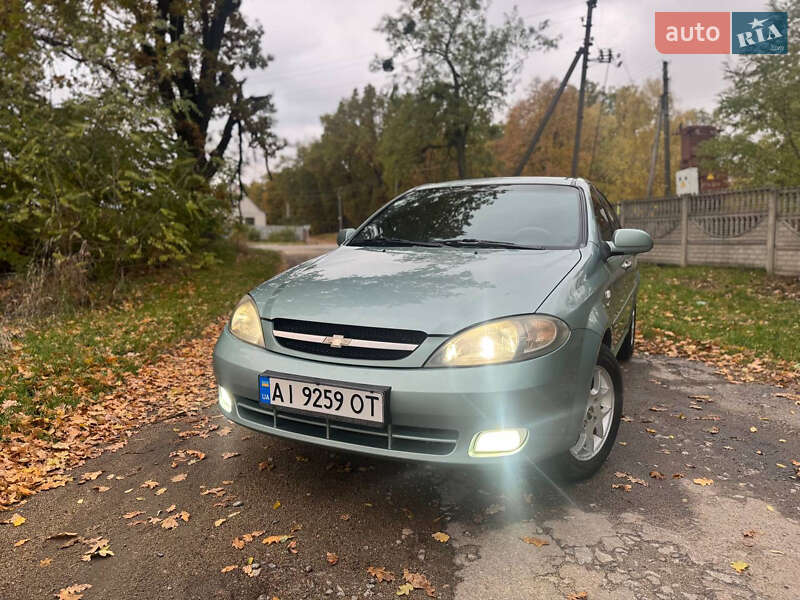 Хетчбек Chevrolet Lacetti 2007 в  фото Хетчбек Chevrolet Lacetti 2007 в