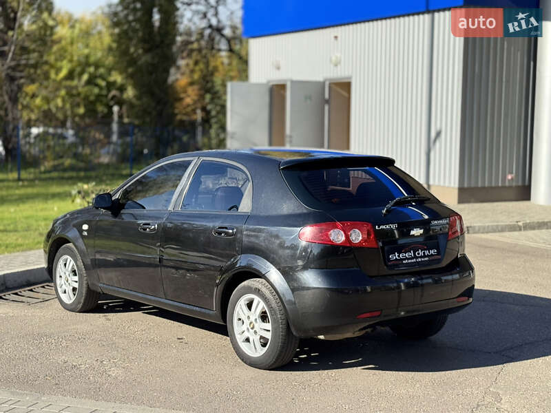 Хетчбек Chevrolet Lacetti 2006 в Миколаєві