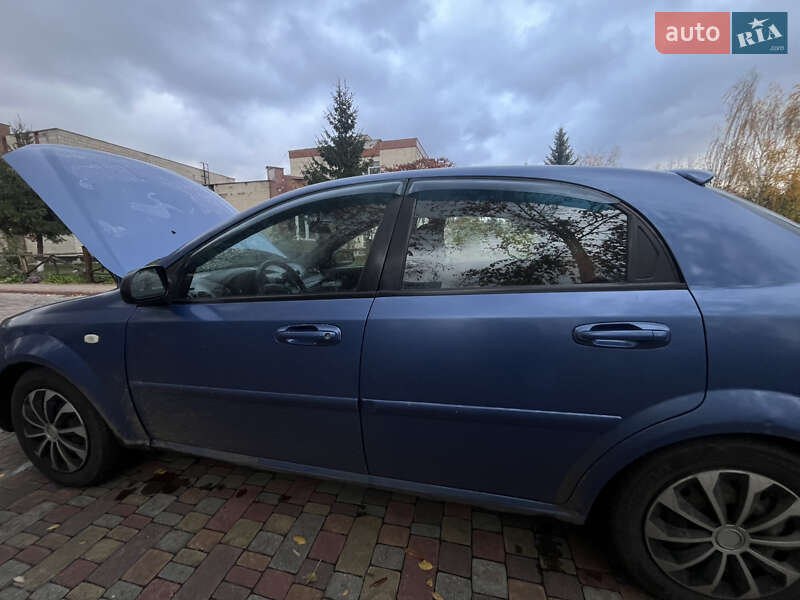 Хэтчбек Chevrolet Lacetti 2006 в Миргороде
