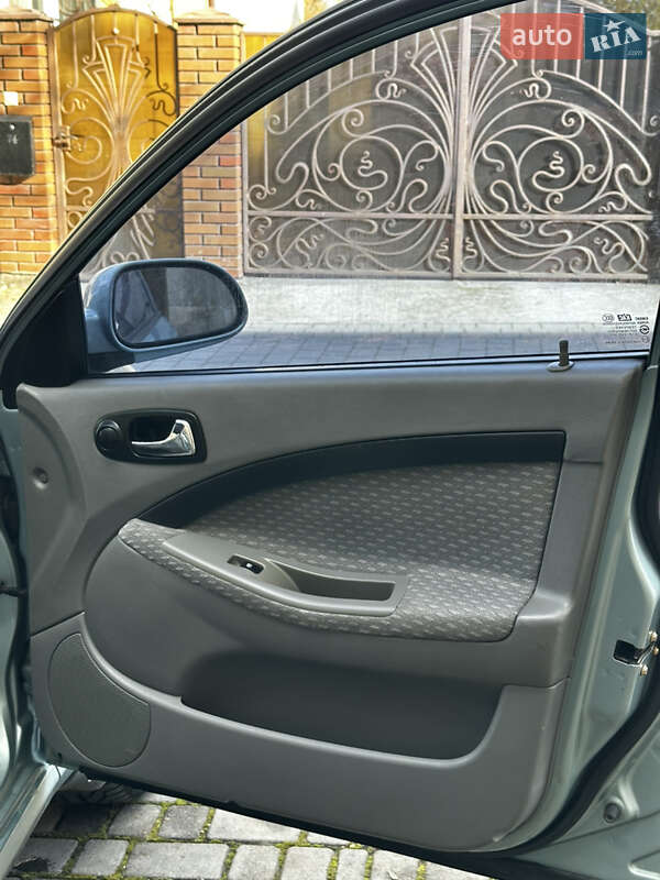 Хэтчбек Chevrolet Lacetti 2004 в Львове