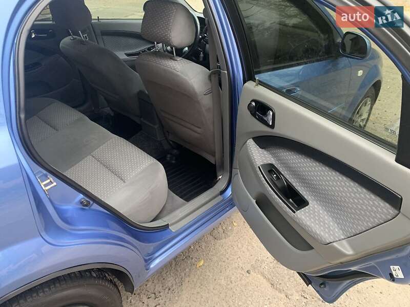 Хэтчбек Chevrolet Lacetti 2005 в Запорожье фото 8 Хэтчбек Chevrolet Lacetti 2005 в Запорожье