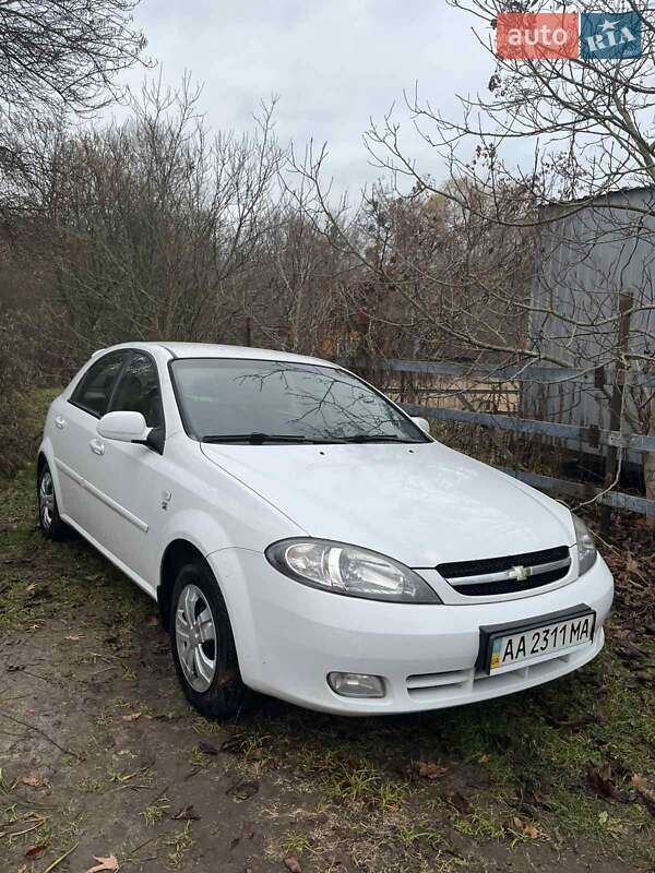 Хэтчбек Chevrolet Lacetti 2012 в Киеве