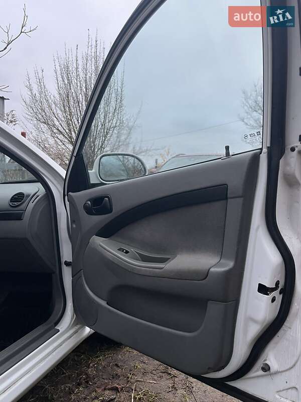 Хэтчбек Chevrolet Lacetti 2012 в Киеве