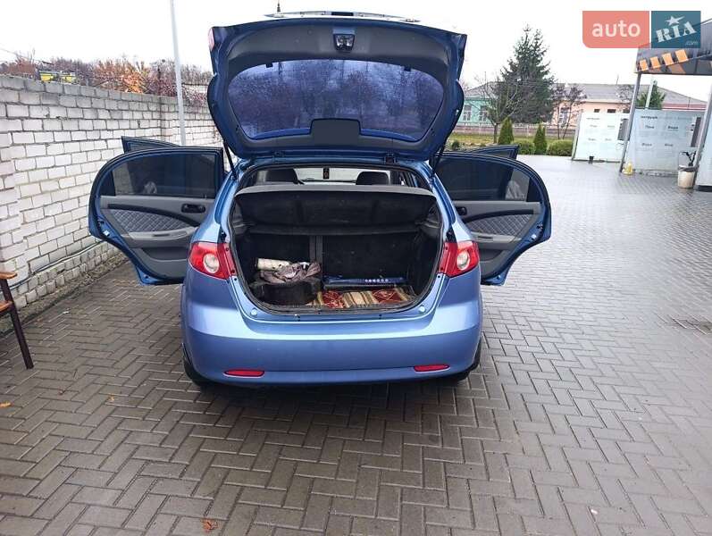 Хэтчбек Chevrolet Lacetti 2007 в Смеле фото 3 Хэтчбек Chevrolet Lacetti 2007 в Смеле