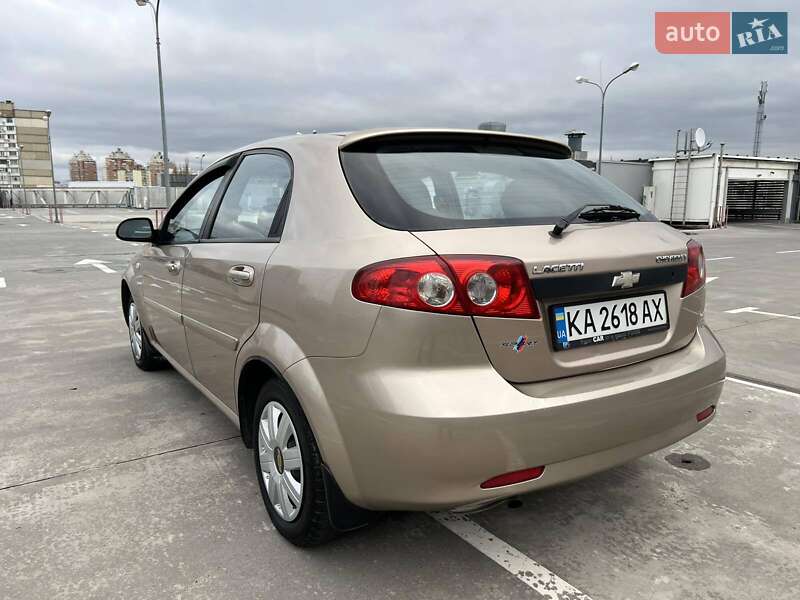 Хэтчбек Chevrolet Lacetti 2008 в Киеве