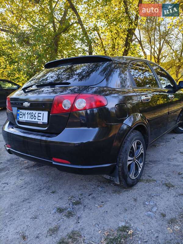 Хэтчбек Chevrolet Lacetti 2005 в Ромнах