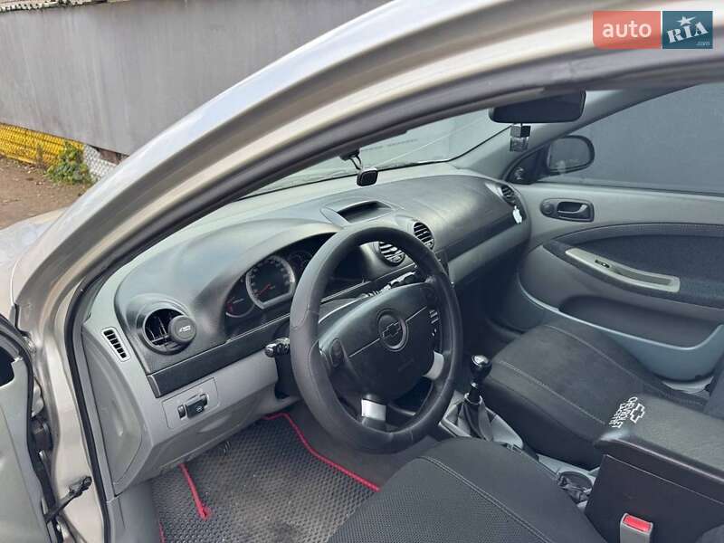 Хэтчбек Chevrolet Lacetti 2008 в Запорожье фото 2 Хэтчбек Chevrolet Lacetti 2008 в Запорожье