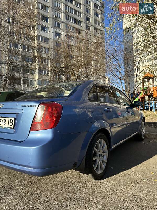 Седан Chevrolet Lacetti 2004 в Киеве