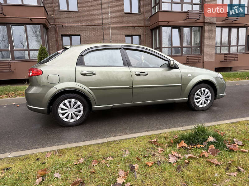 Хэтчбек Chevrolet Lacetti 2004 в Киеве фото 6 Хэтчбек Chevrolet Lacetti 2004 в Киеве