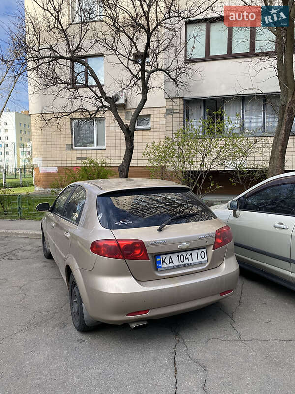 Хэтчбек Chevrolet Lacetti 2008 в Киеве