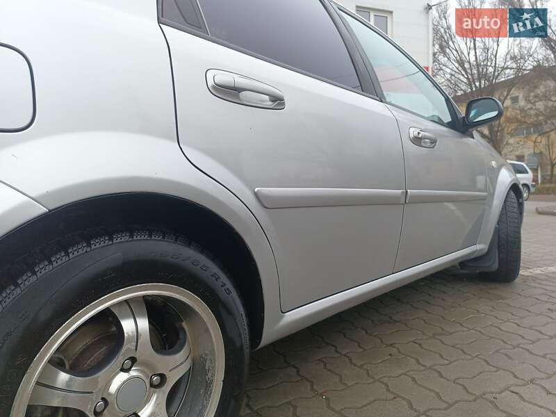 Хэтчбек Chevrolet Lacetti 2008 в Калуше