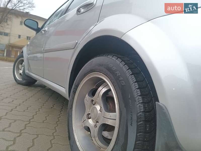 Хэтчбек Chevrolet Lacetti 2008 в Калуше