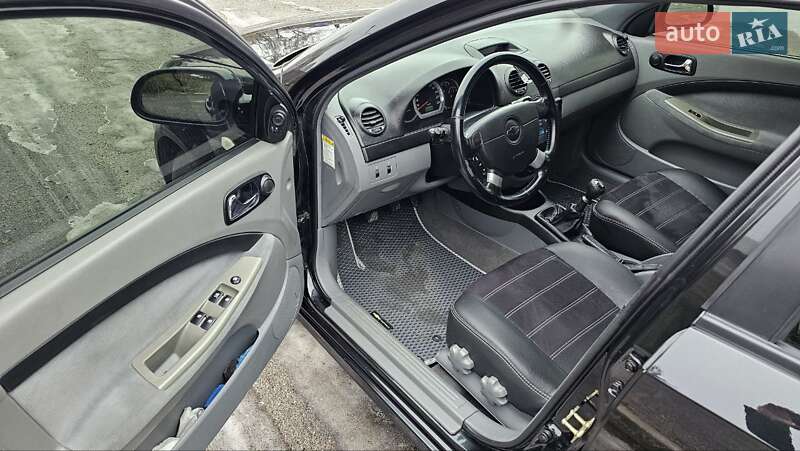 Хэтчбек Chevrolet Lacetti 2005 в Никополе фото 7 Хэтчбек Chevrolet Lacetti 2005 в Никополе