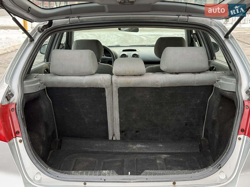 Хетчбек Chevrolet Lacetti 2004 в Дніпрі